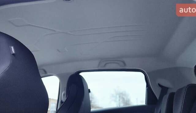 Серый Рено Зое, объемом двигателя 0 л и пробегом 91 тыс. км за 9999 $, фото 48 на Automoto.ua