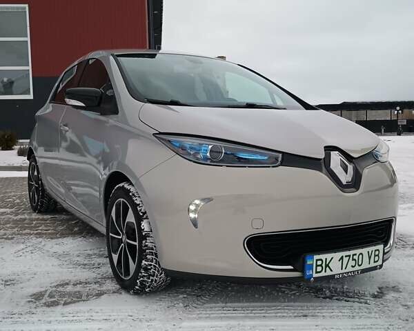 Сірий Рено Зое, об'ємом двигуна 0 л та пробігом 65 тис. км за 8700 $, фото 3 на Automoto.ua