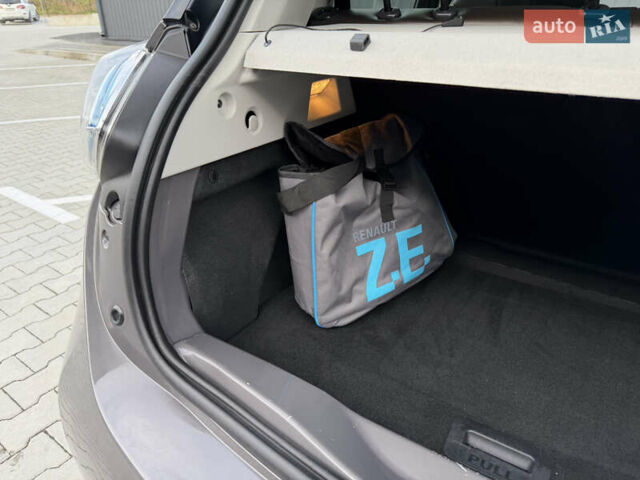 Рено Зое 2018 в Дубно на Automoto.ua Серый Рено Зое, объемом двигателя 0 л и пробегом 126 тыс. км за 10599 $, фото 41 на Automoto.ua