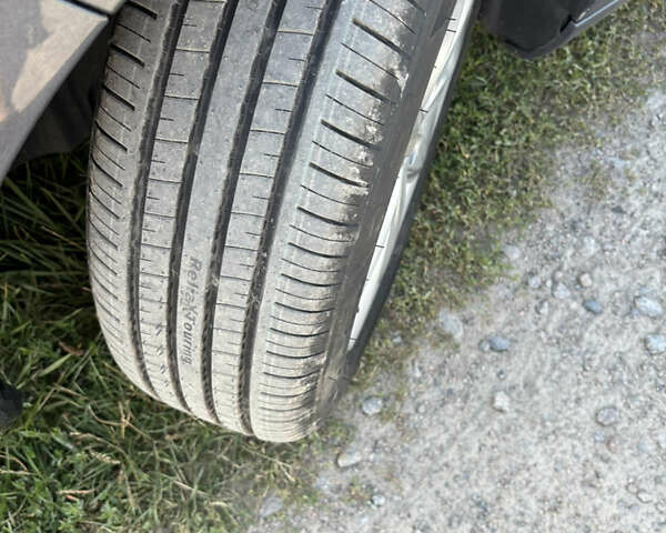 Серый Рено Зое, объемом двигателя 0 л и пробегом 94 тыс. км за 9500 $, фото 31 на Automoto.ua