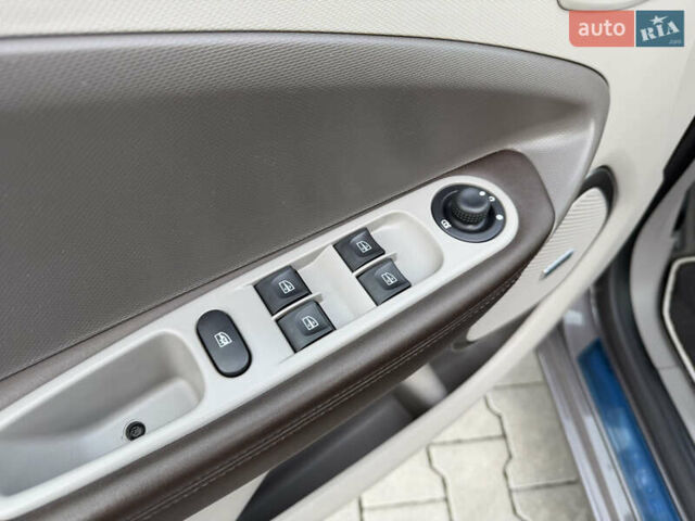 Сірий Рено Зое, об'ємом двигуна 0 л та пробігом 126 тис. км за 10499 $, фото 20 на Automoto.ua