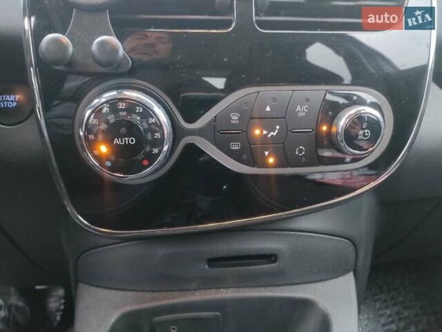 Сірий Рено Зое, об'ємом двигуна 0 л та пробігом 98 тис. км за 9200 $, фото 20 на Automoto.ua