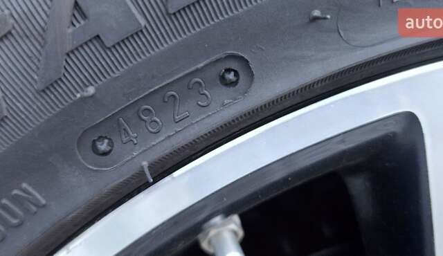 Серый Рено Зое, объемом двигателя 0 л и пробегом 91 тыс. км за 9999 $, фото 25 на Automoto.ua