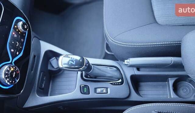 Серый Рено Зое, объемом двигателя 0 л и пробегом 91 тыс. км за 9999 $, фото 72 на Automoto.ua