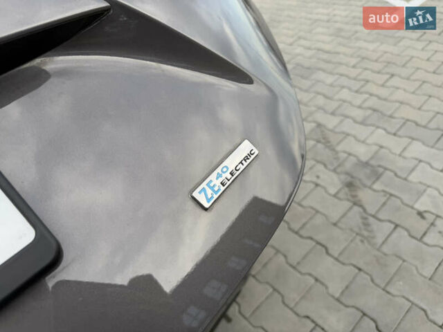 Сірий Рено Зое, об'ємом двигуна 0 л та пробігом 126 тис. км за 10499 $, фото 62 на Automoto.ua