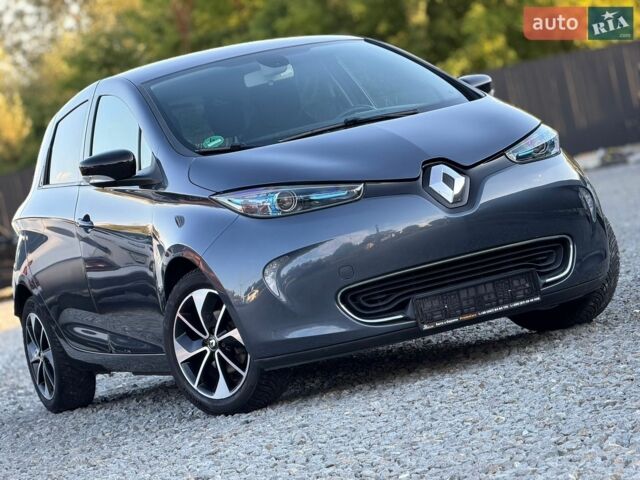 Серый Рено Зое, объемом двигателя 0 л и пробегом 122 тыс. км за 10299 $, фото 3 на Automoto.ua