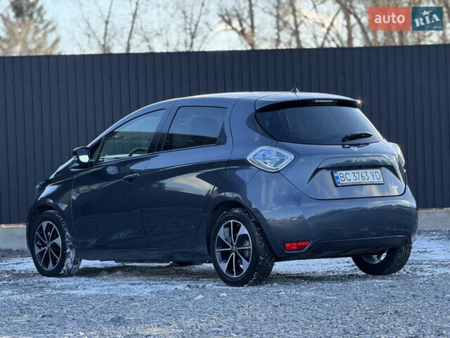 Серый Рено Зое, объемом двигателя 0 л и пробегом 110 тыс. км за 10150 $, фото 14 на Automoto.ua