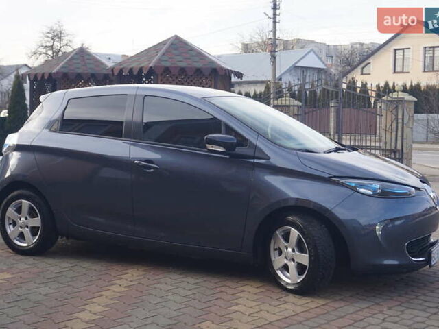 Серый Рено Зое, объемом двигателя 0 л и пробегом 54 тыс. км за 10777 $, фото 5 на Automoto.ua