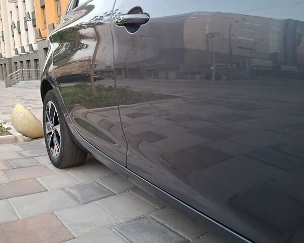 Сірий Рено Зое, об'ємом двигуна 0 л та пробігом 133 тис. км за 9599 $, фото 2 на Automoto.ua