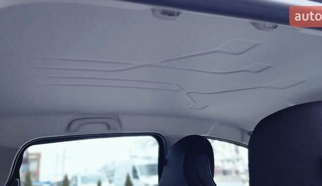 Серый Рено Зое, объемом двигателя 0 л и пробегом 91 тыс. км за 9999 $, фото 55 на Automoto.ua