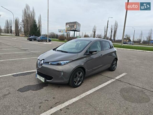 Сірий Рено Зое, об'ємом двигуна 0 л та пробігом 122 тис. км за 10500 $, фото 1 на Automoto.ua