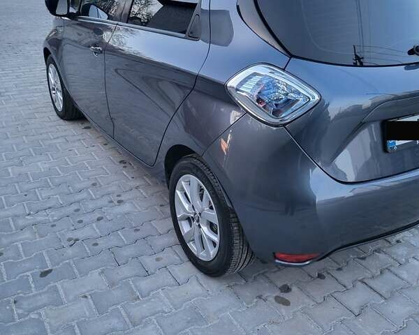Серый Рено Зое, объемом двигателя 0 л и пробегом 34 тыс. км за 11790 $, фото 12 на Automoto.ua