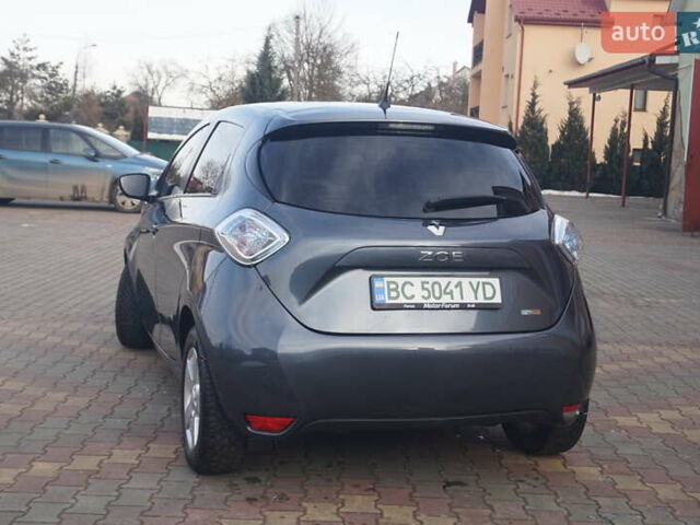 Серый Рено Зое, объемом двигателя 0 л и пробегом 54 тыс. км за 10777 $, фото 9 на Automoto.ua