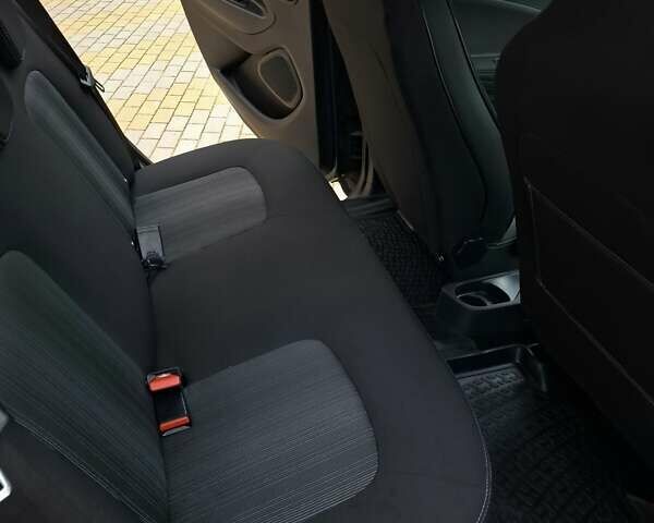 Сірий Рено Зое, об'ємом двигуна 0 л та пробігом 118 тис. км за 9200 $, фото 27 на Automoto.ua