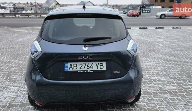 Серый Рено Зое, объемом двигателя 0 л и пробегом 91 тыс. км за 9999 $, фото 16 на Automoto.ua