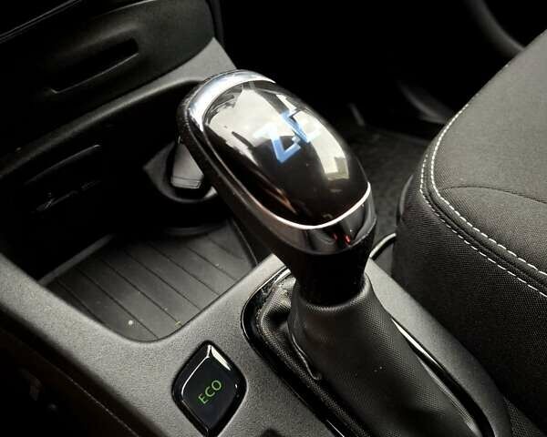 Сірий Рено Зое, об'ємом двигуна 0 л та пробігом 118 тис. км за 9200 $, фото 39 на Automoto.ua