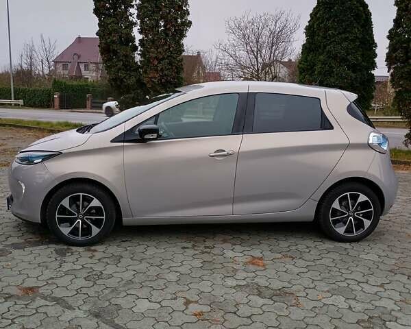 Серый Рено Зое, объемом двигателя 0 л и пробегом 64 тыс. км за 8700 $, фото 2 на Automoto.ua