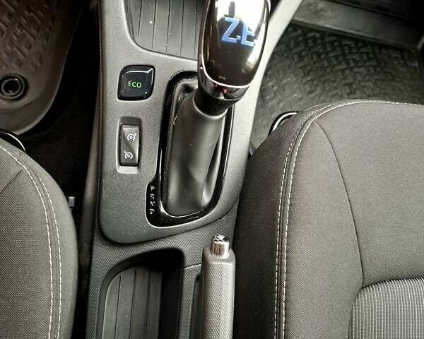 Сірий Рено Зое, об'ємом двигуна 0 л та пробігом 118 тис. км за 9200 $, фото 38 на Automoto.ua