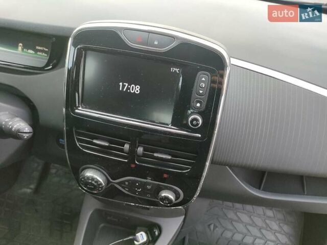 Серый Рено Зое, объемом двигателя 0 л и пробегом 158 тыс. км за 9300 $, фото 16 на Automoto.ua