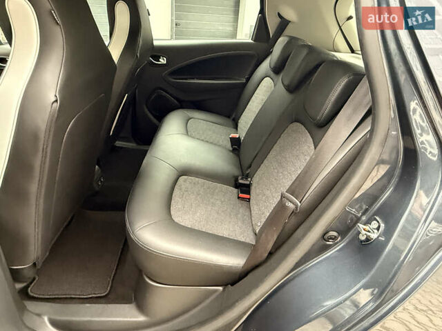 Сірий Рено Зое, об'ємом двигуна 0 л та пробігом 42 тис. км за 12950 $, фото 22 на Automoto.ua
