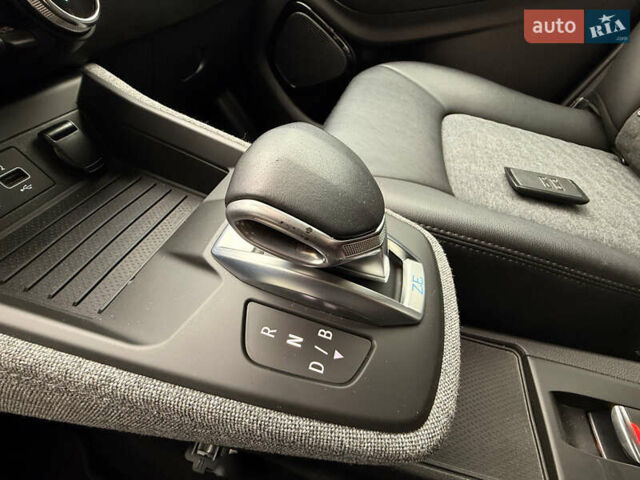 Сірий Рено Зое, об'ємом двигуна 0 л та пробігом 42 тис. км за 12950 $, фото 38 на Automoto.ua