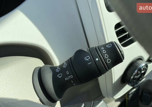 Серый Рено Зое, объемом двигателя 0 л и пробегом 112 тыс. км за 9800 $, фото 36 на Automoto.ua