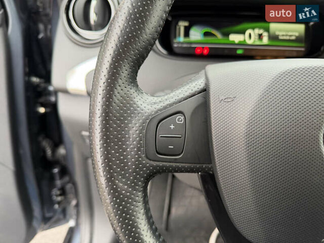 Сірий Рено Зое, об'ємом двигуна 0 л та пробігом 55 тис. км за 11999 $, фото 52 на Automoto.ua
