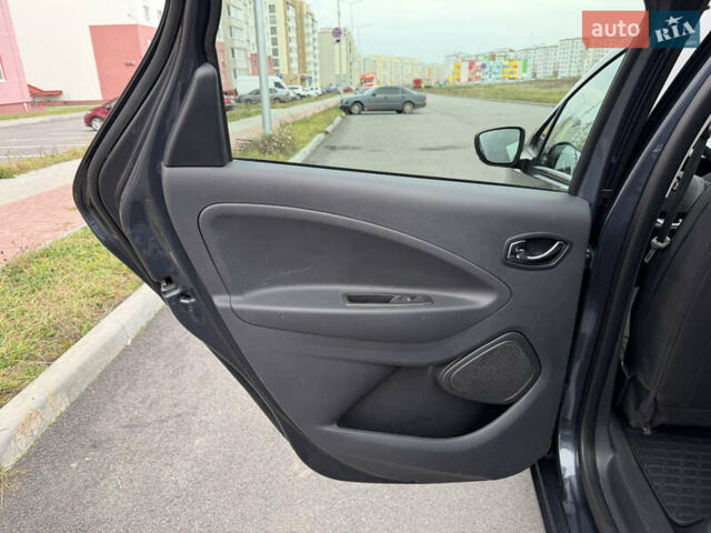Сірий Рено Зое, об'ємом двигуна 0 л та пробігом 55 тис. км за 11999 $, фото 63 на Automoto.ua