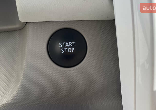 Серый Рено Зое, объемом двигателя 0 л и пробегом 112 тыс. км за 9800 $, фото 35 на Automoto.ua