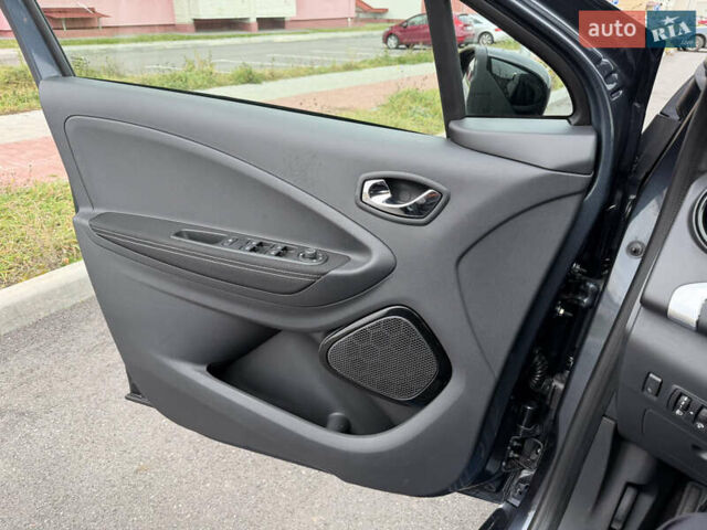 Сірий Рено Зое, об'ємом двигуна 0 л та пробігом 55 тис. км за 11999 $, фото 41 на Automoto.ua