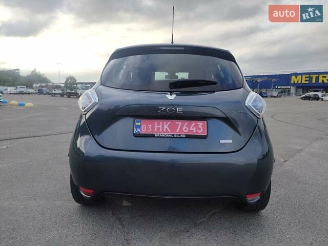 Серый Рено Зое, объемом двигателя 0 л и пробегом 158 тыс. км за 9300 $, фото 2 на Automoto.ua
