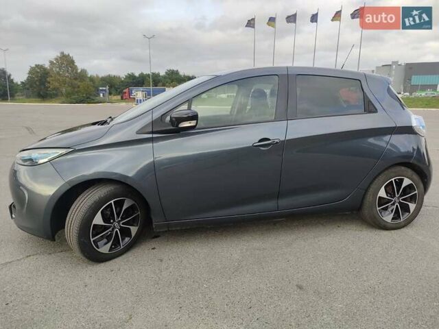 Серый Рено Зое, объемом двигателя 0 л и пробегом 158 тыс. км за 9300 $, фото 7 на Automoto.ua