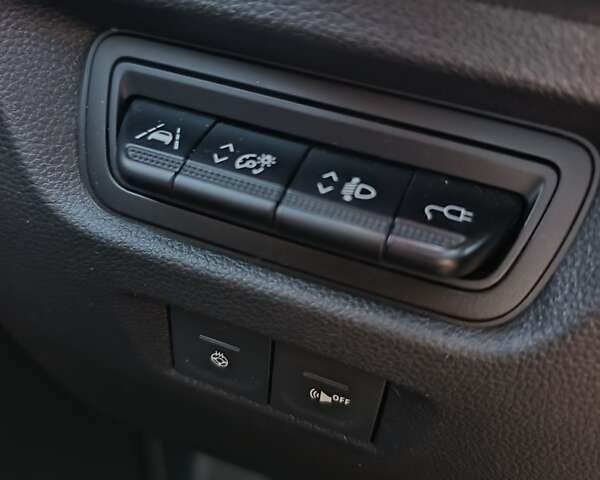 Серый Рено Зое, объемом двигателя 0 л и пробегом 114 тыс. км за 12850 $, фото 19 на Automoto.ua