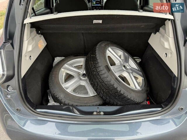 Сірий Рено Зое, об'ємом двигуна 0 л та пробігом 55 тис. км за 11999 $, фото 71 на Automoto.ua