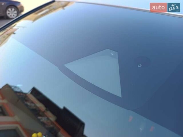 Серый Рено Зое, объемом двигателя 0 л и пробегом 114 тыс. км за 12850 $, фото 4 на Automoto.ua