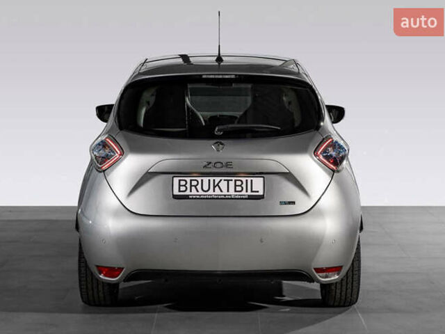 Серый Рено Зое, объемом двигателя 0 л и пробегом 95 тыс. км за 7600 $, фото 6 на Automoto.ua