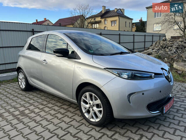 Сірий Рено Зое, об'ємом двигуна 0 л та пробігом 72 тис. км за 10350 $, фото 44 на Automoto.ua