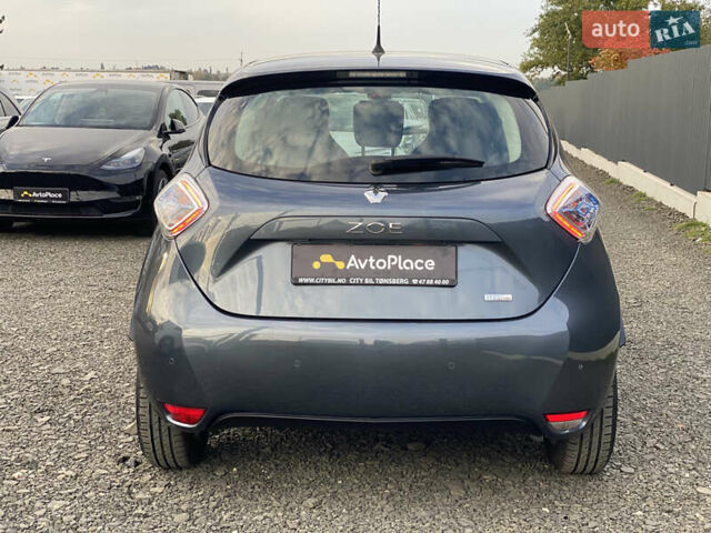 Серый Рено Зое, объемом двигателя 0 л и пробегом 112 тыс. км за 9800 $, фото 28 на Automoto.ua