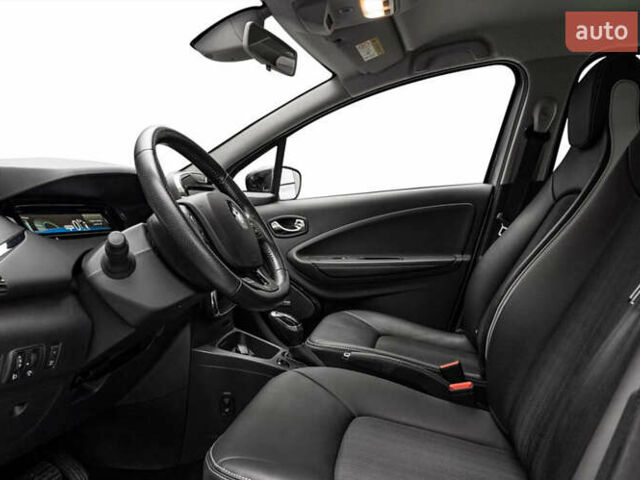 Серый Рено Зое, объемом двигателя 0 л и пробегом 95 тыс. км за 7600 $, фото 9 на Automoto.ua