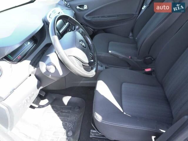 Сірий Рено Зое, об'ємом двигуна 0 л та пробігом 126 тис. км за 10000 $, фото 12 на Automoto.ua