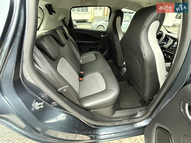 Сірий Рено Зое, об'ємом двигуна 0 л та пробігом 42 тис. км за 12950 $, фото 20 на Automoto.ua