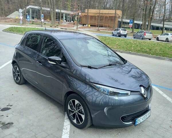 Серый Рено Зое, объемом двигателя 0 л и пробегом 43 тыс. км за 11547 $, фото 20 на Automoto.ua