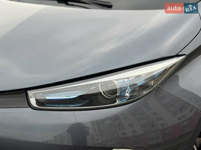 Сірий Рено Зое, об'ємом двигуна 0 л та пробігом 55 тис. км за 11999 $, фото 3 на Automoto.ua