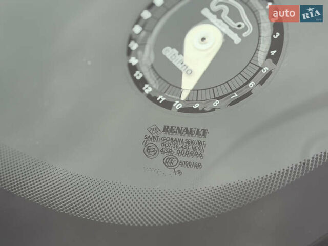 Сірий Рено Зое, об'ємом двигуна 0 л та пробігом 55 тис. км за 11999 $, фото 32 на Automoto.ua