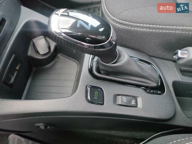 Серый Рено Зое, объемом двигателя 0 л и пробегом 158 тыс. км за 9300 $, фото 26 на Automoto.ua