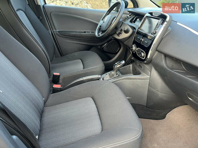 Сірий Рено Зое, об'ємом двигуна 0 л та пробігом 72 тис. км за 10350 $, фото 40 на Automoto.ua