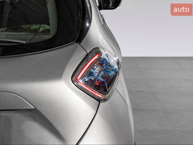 Серый Рено Зое, объемом двигателя 0 л и пробегом 95 тыс. км за 7600 $, фото 7 на Automoto.ua