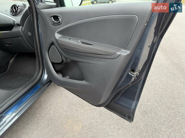 Сірий Рено Зое, об'ємом двигуна 0 л та пробігом 55 тис. км за 11999 $, фото 36 на Automoto.ua