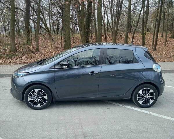 Серый Рено Зое, объемом двигателя 0 л и пробегом 43 тыс. км за 11547 $, фото 13 на Automoto.ua