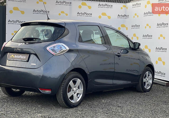 Серый Рено Зое, объемом двигателя 0 л и пробегом 112 тыс. км за 9800 $, фото 98 на Automoto.ua